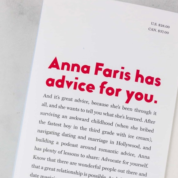 HARDCOVER Unqualified by Anna Faris - Picture 7 of 8